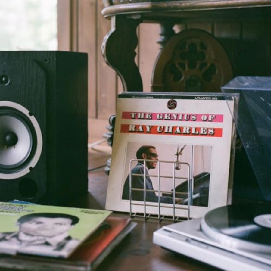 Churvy Record and Book Stand - - Magazine Holder Rack のレビューと価格